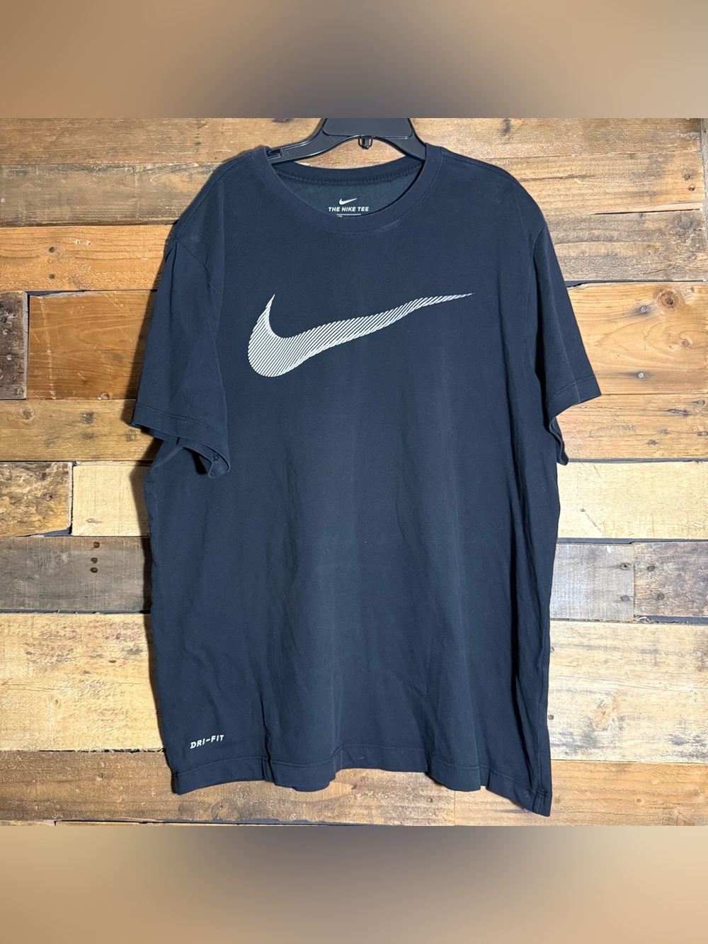 NIKE The Nike Tee DRI-FIT T-Shirt Men's XL Athletic  Black Nike Swoosh